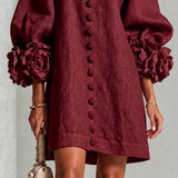 Vestido Mini de Botão em Floral Borgonha com Punhos Florais Impressionantes