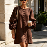 Vestido Mini de Botão com Estampa Floral em Tons de Chocolate e Punhos Florais Marcantes