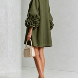 Vestido Mini Floral com Botões e Punhos Florais Marcantes