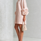 Vestido Mini de Botões Florais em Rosa com Punhos Florais Marcantes