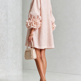 Vestido Mini de Botões Florais em Rosa com Punhos Florais Marcantes