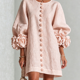Vestido Mini Floral com Botões e Punhos Florais Marcantes