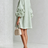 Vestido Mini Floral com Botões e Punhos Florais Marcantes