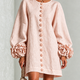 Vestido Mini de Manga Longa Floral Rosa com Botões e Punhos Florais Impressionantes (Edição de Manga Longa)