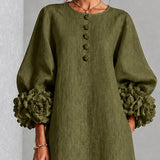 Vestido Midi Botão Floral Verde Oliva com Punhos Florais Marcantes