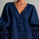 Vestido Mini de Botão com Decote em V e Flores em Azul Marinho com Punhos Florais Marcantes